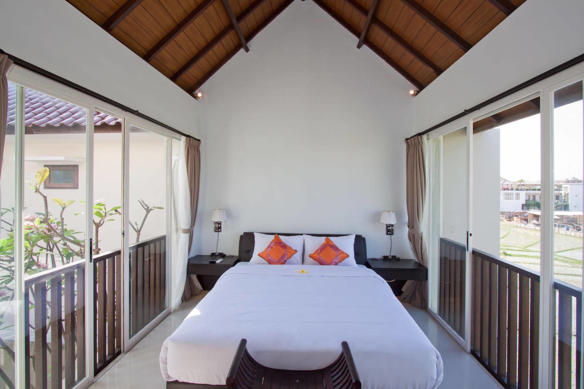 Grace And Milena Guesthouse Kuta Lombok Buitenkant foto
